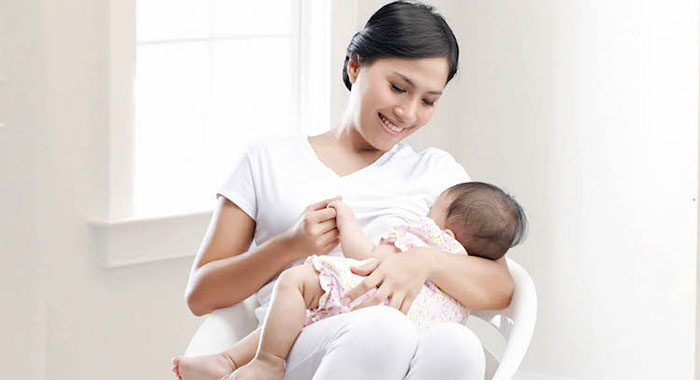 Suy giảm nội tiết tố sau sinh là tình trạng chung của phụ nữ sau sinh gây sạm nám da