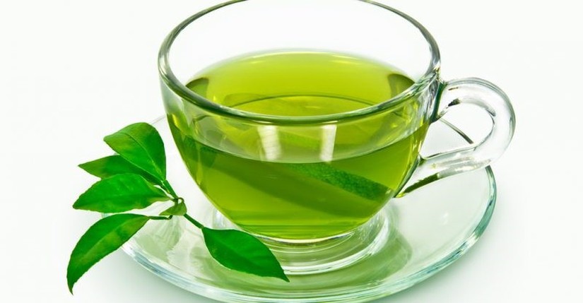 Thực phẩm tốt cho phụ nữ trung niên chống lão hóa phải kể đến trà xanh.